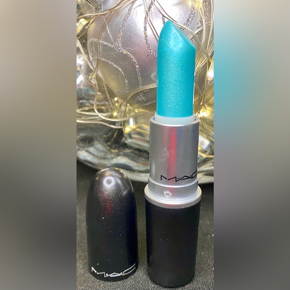 MAC LIPSTICK shade SOFT HINT